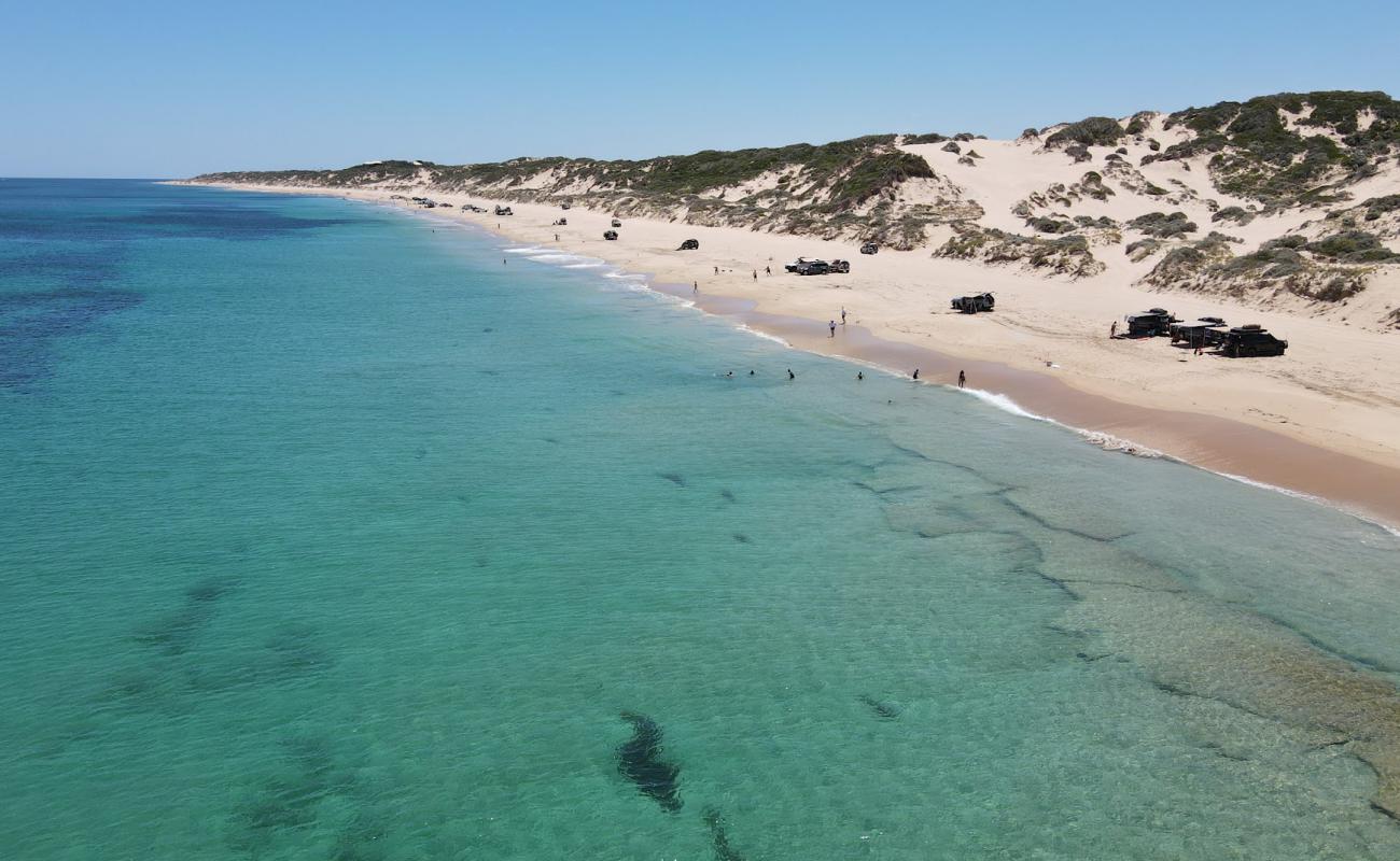 Foto de Florida Beach Dawesville con arena brillante superficie