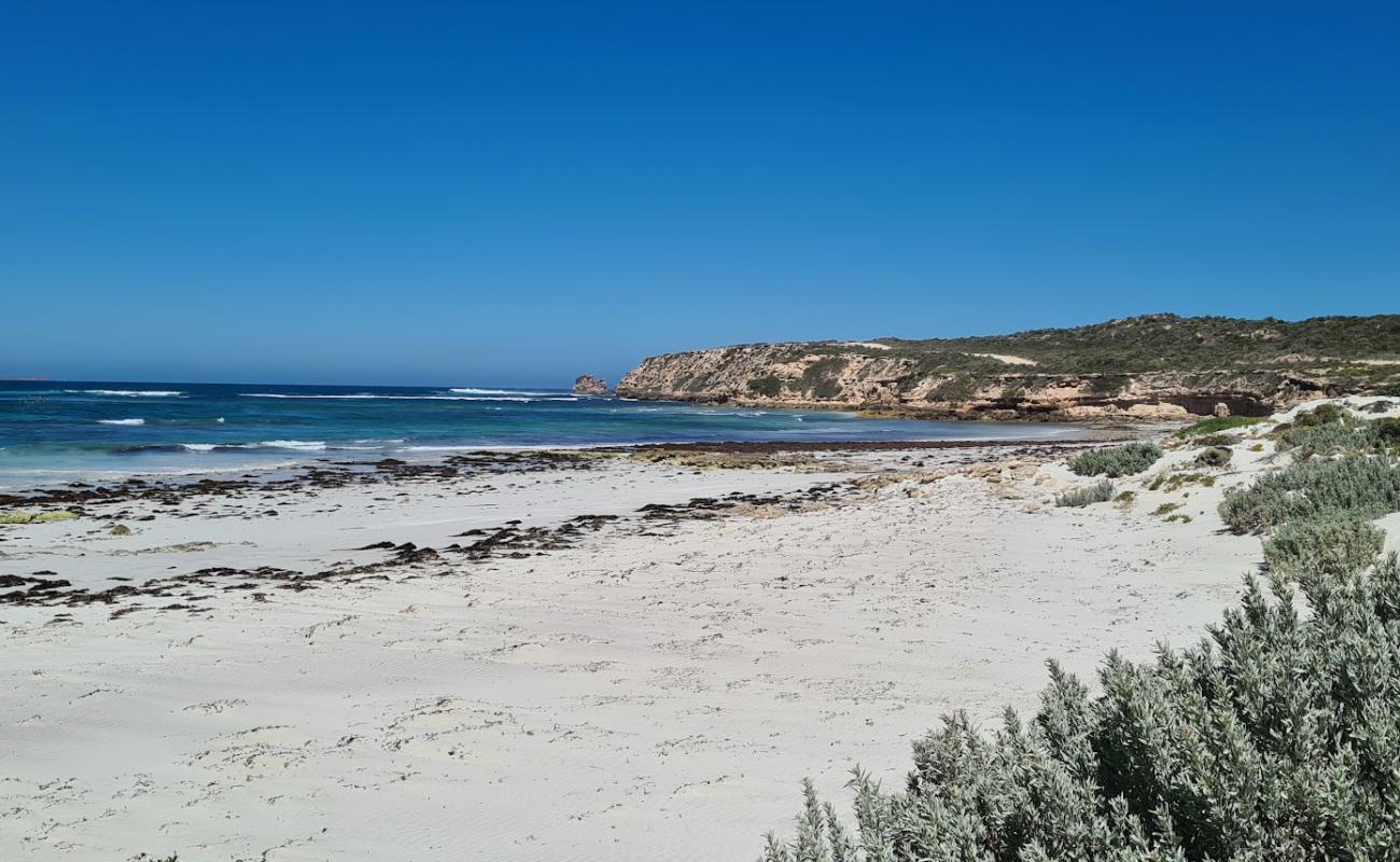 Foto de Sheringa Beach con arena brillante superficie