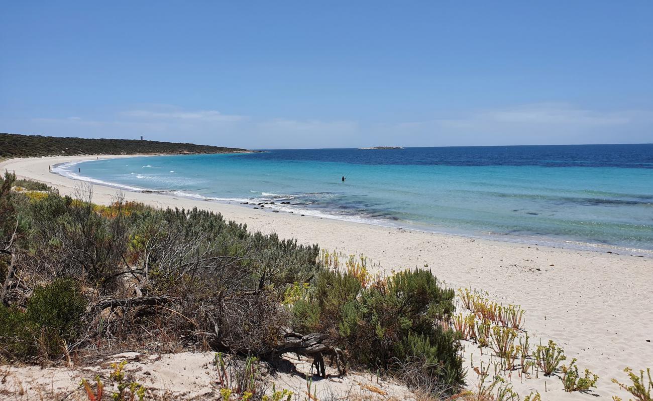 Foto de September Beach con arena brillante superficie