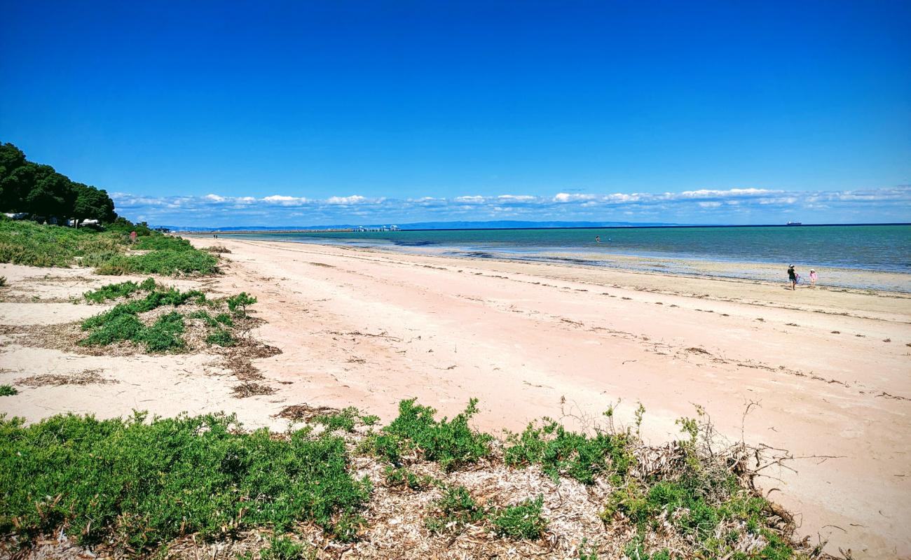 Foto de Whyalla Beach con arena brillante superficie