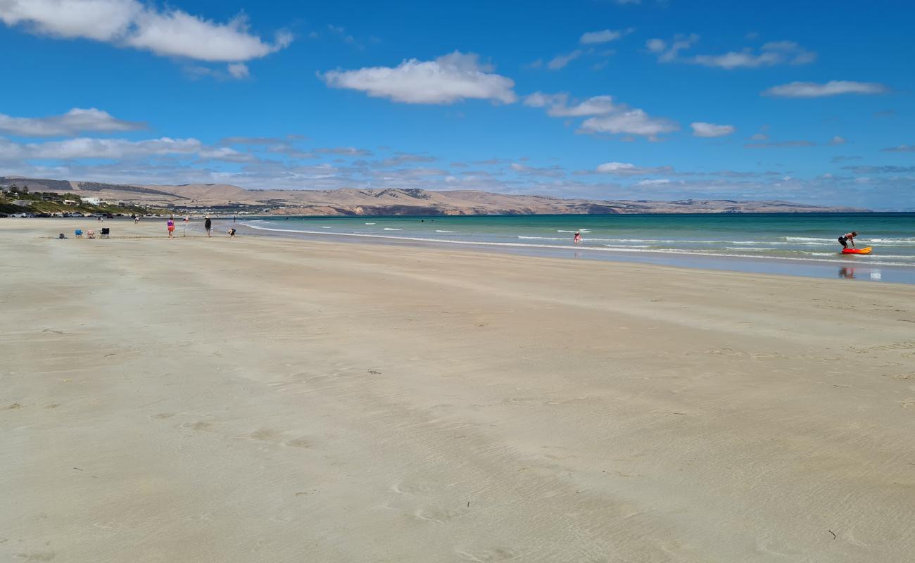 Foto de Aldinga Beach con arena brillante superficie