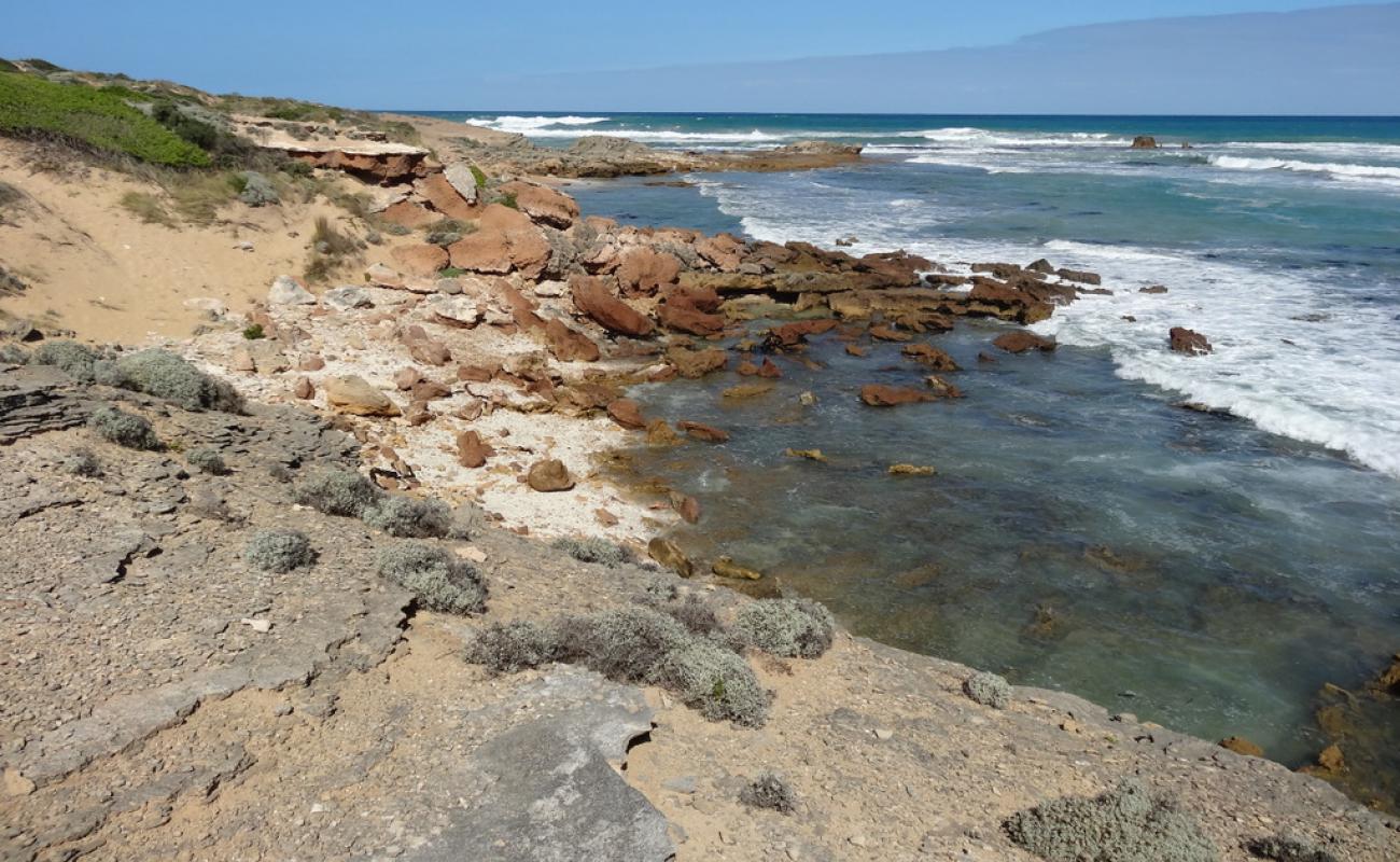 Foto de Shelly Beach, Warrnambool con piedra superficie