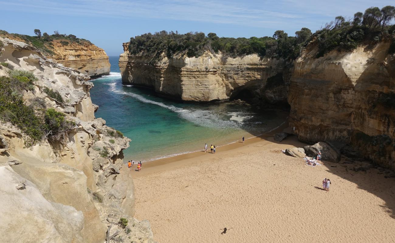 Foto de Loch Ard Gorge con arena brillante superficie