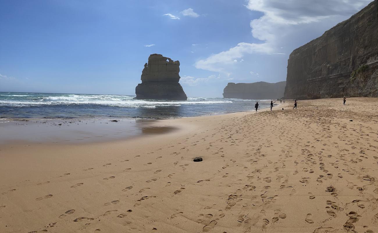 Foto de Clifton Beach con arena brillante superficie