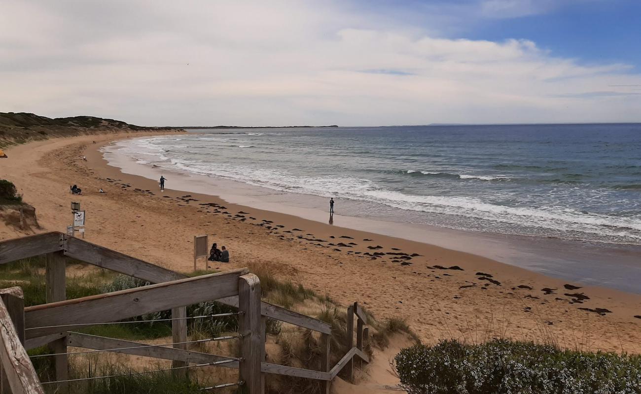 Foto de Breamlea Beach con arena brillante superficie