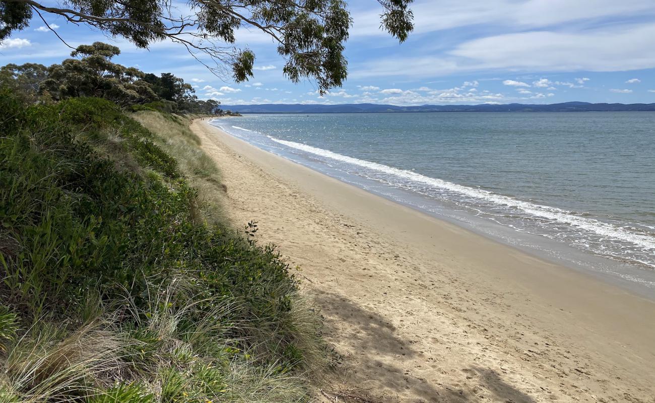 Foto de Roches Beach con brillante arena fina superficie