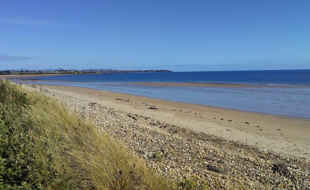 Foto de Pardoe Beach con arena brillante superficie