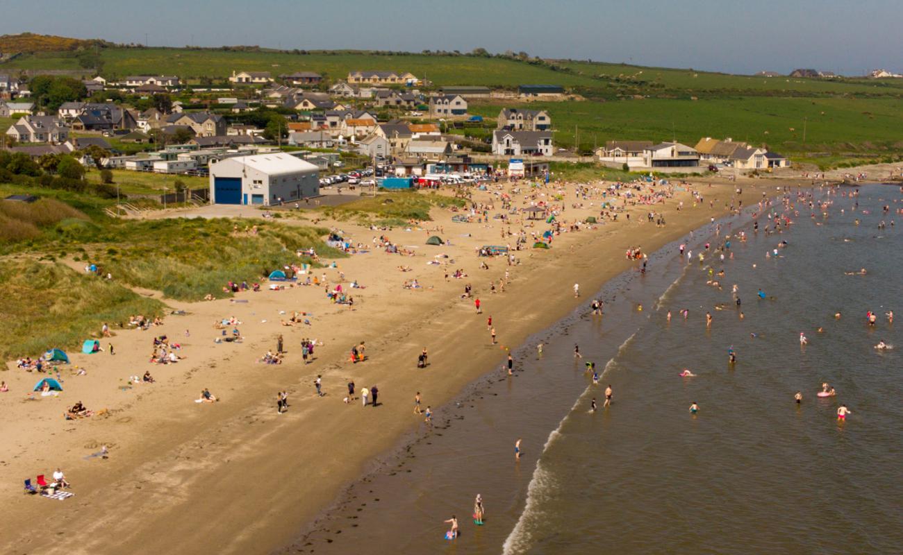 Foto de Clogherhead Beach con arena brillante superficie