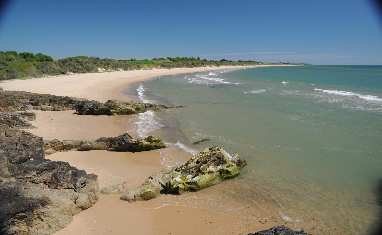 Foto de Kilgorman Bay Beach con arena fina y guijarros superficie