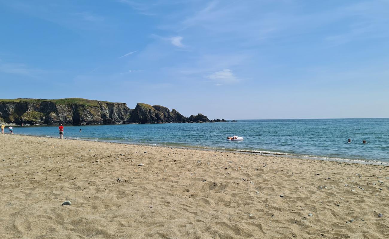 Foto de Bunmahon Beach con arena brillante superficie