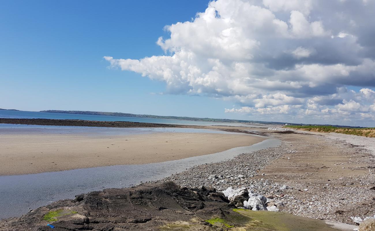 Foto de Ballycrennane Beach con arena fina y guijarros superficie