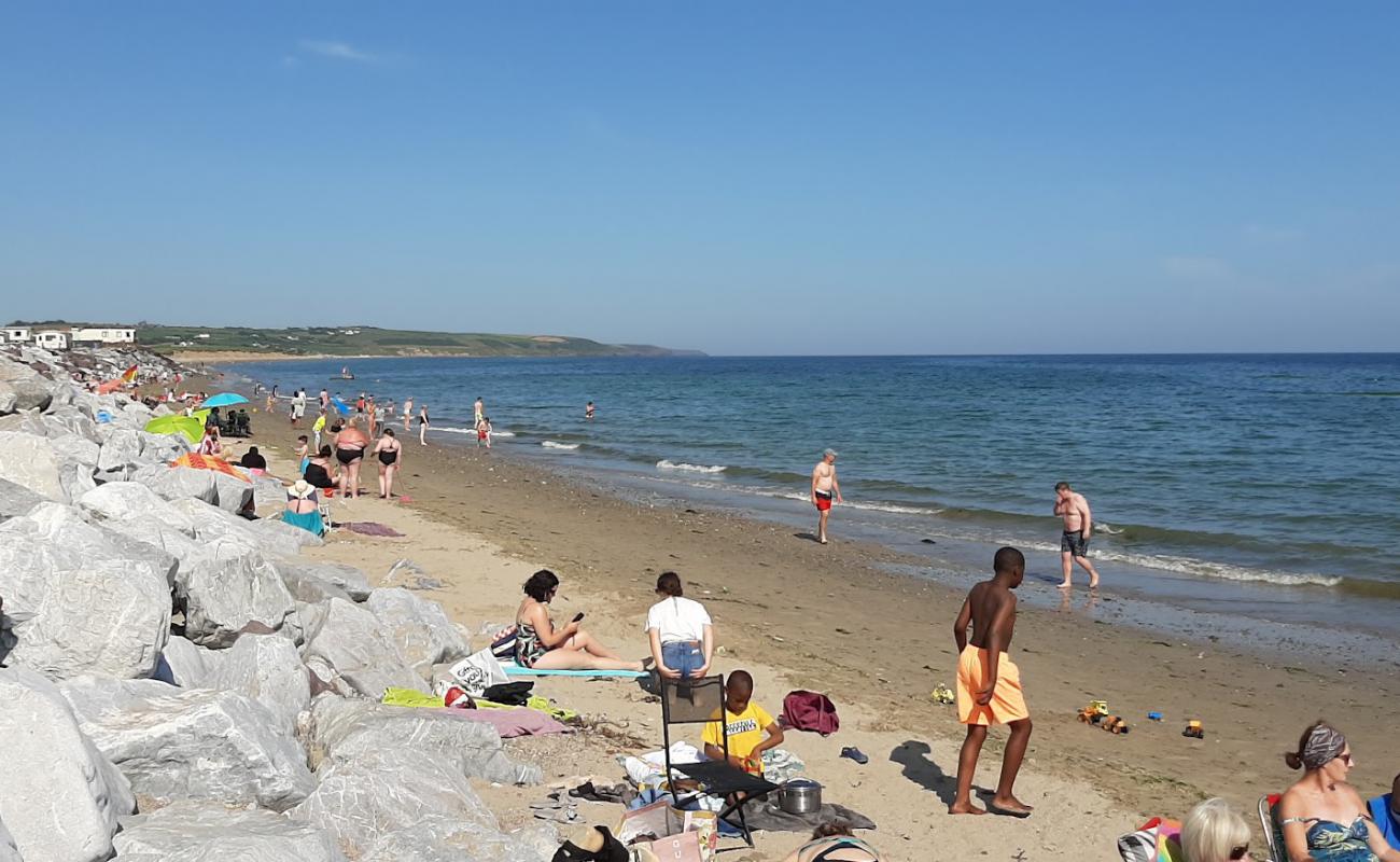 Foto de Garryvoe Beach con arena fina y guijarros superficie