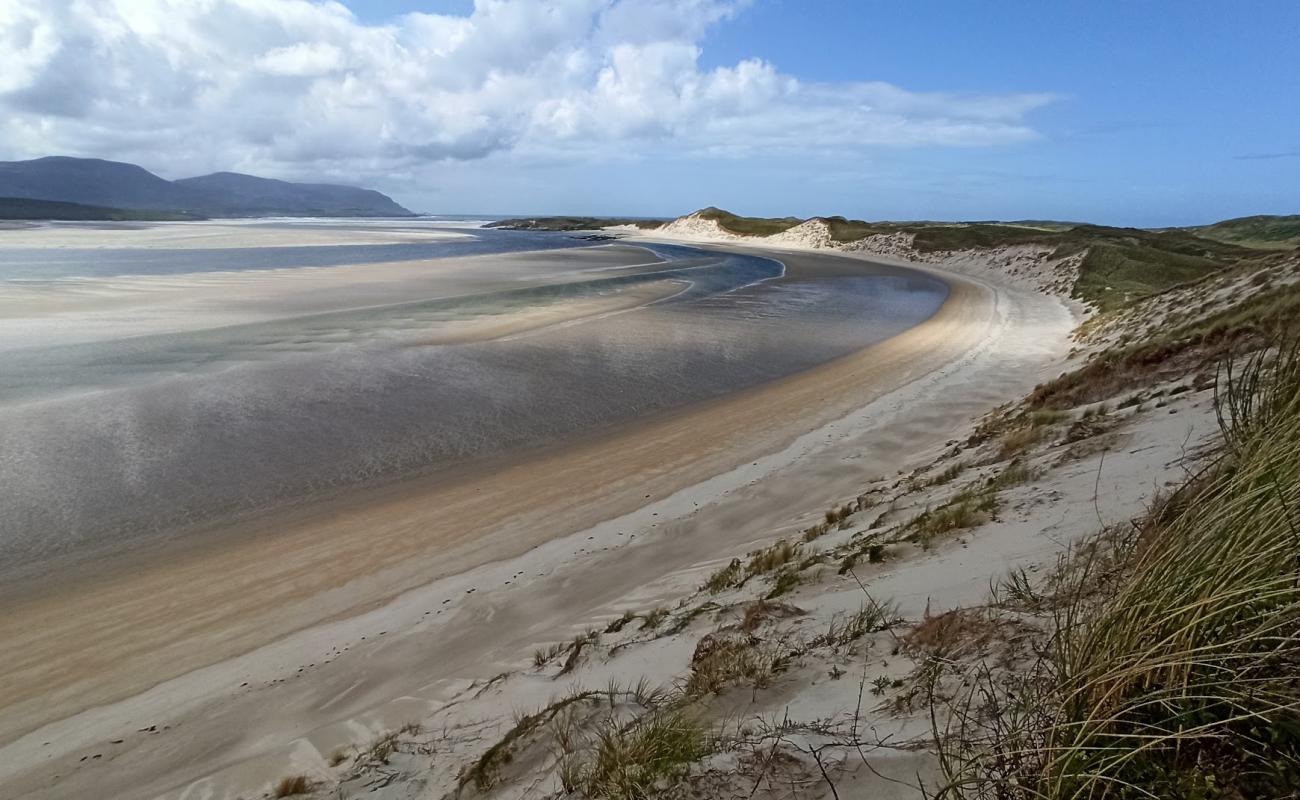 Foto de Ballinreavy Beach con arena brillante superficie