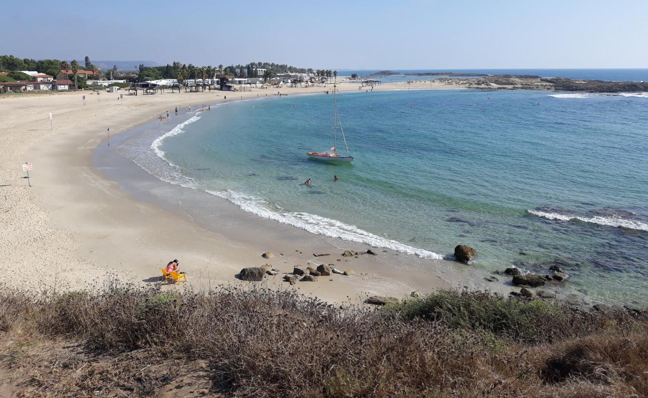 Foto de Dor beach con arena brillante superficie