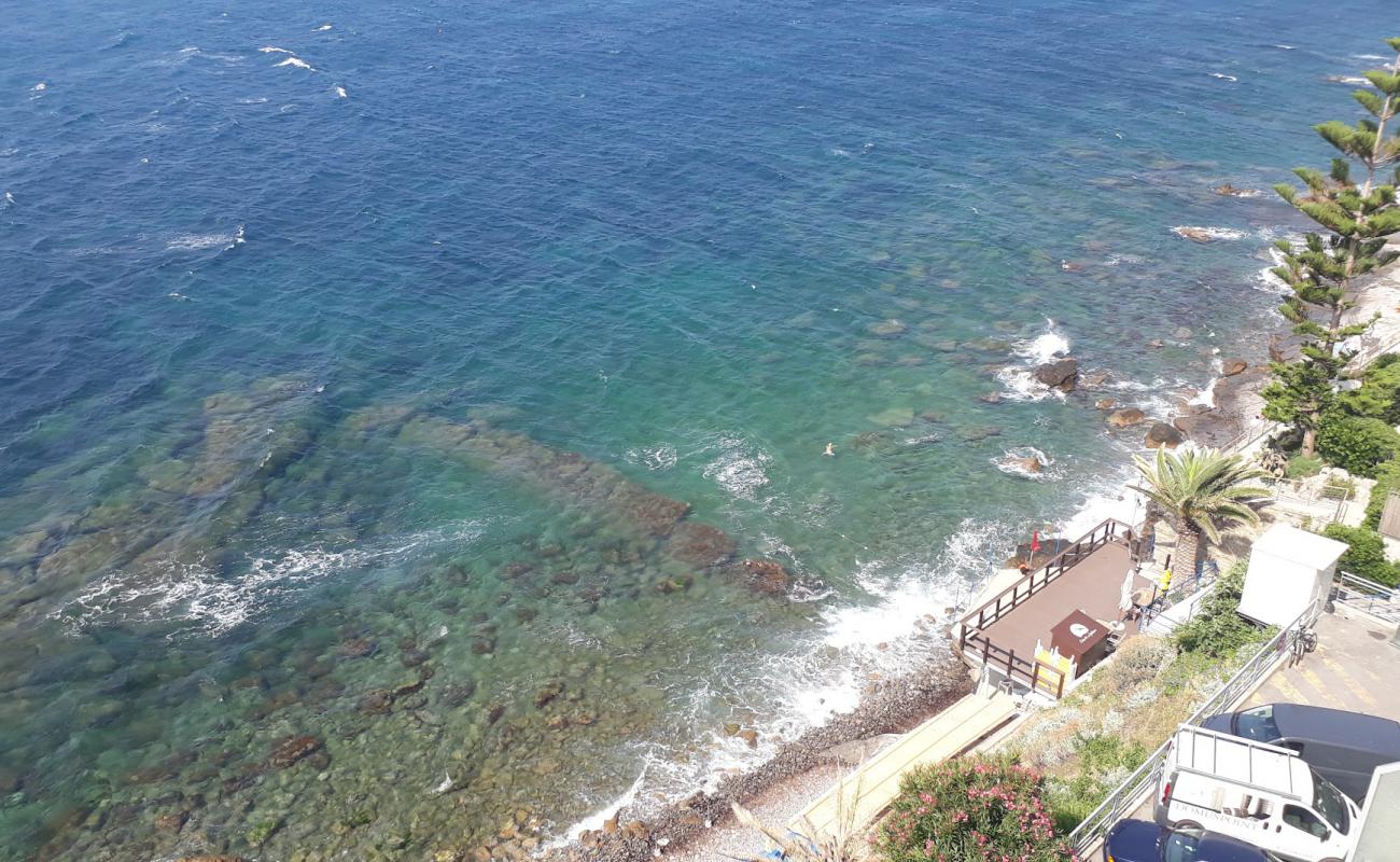 Foto de Caletta del Gabbiano con piedra superficie