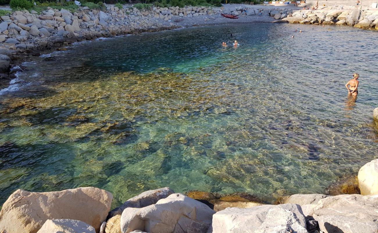 Foto de Marina Di Capo con piedra superficie