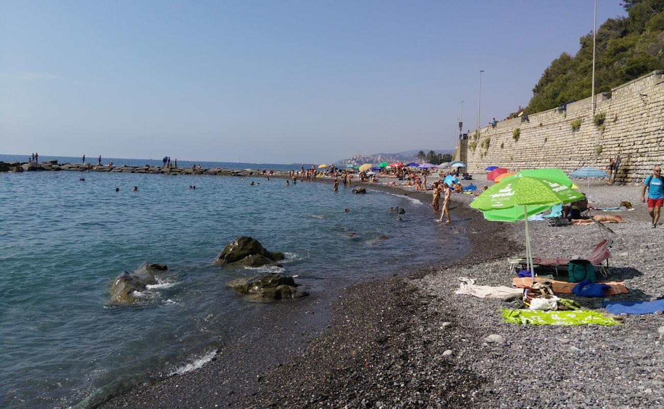 Foto de La Rabina beach con guijarro gris superficie