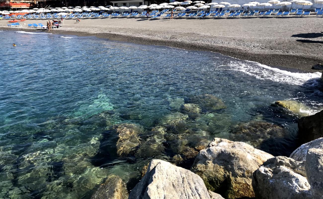 Foto de Spiaggia Lavagna con guijarro fino oscuro superficie