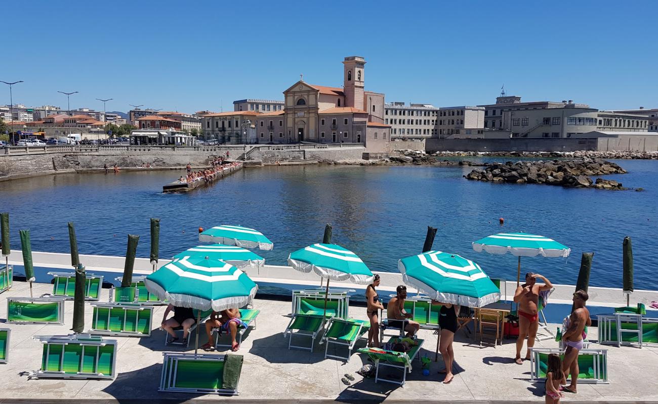 Foto de Pancaldi Acquaviva con hormigón superficie