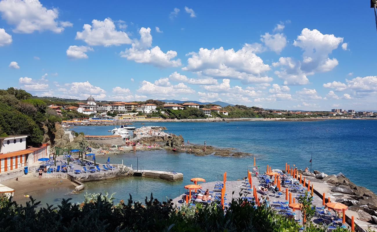 Foto de Spiaggetta del "ginecologo" con hormigón superficie