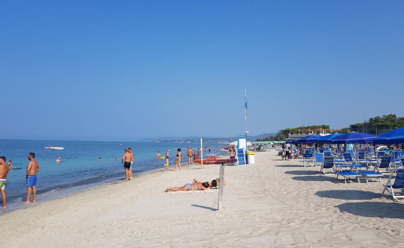 Foto de Spiaggia Pietrabianca con brillante arena fina superficie