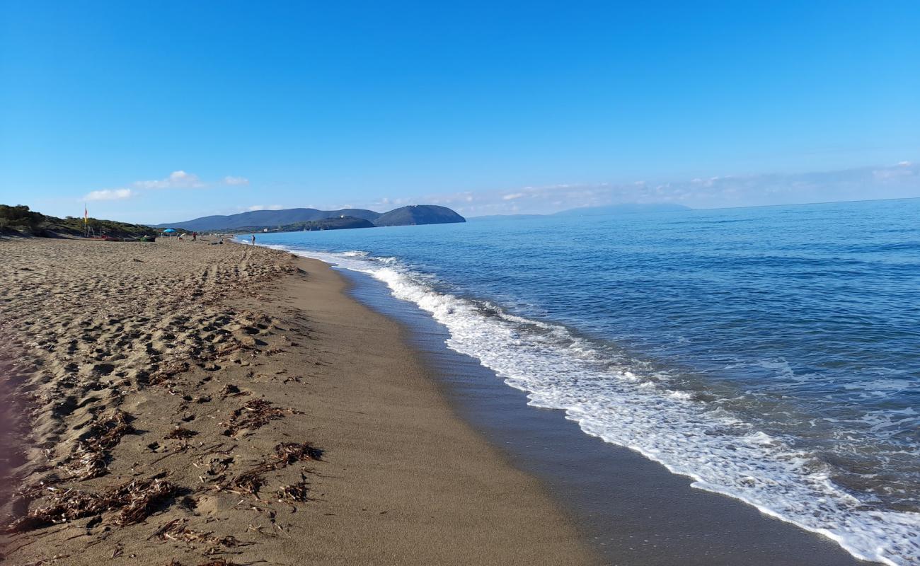 Foto de Spiaggia di Rimigliano II con arena oscura superficie