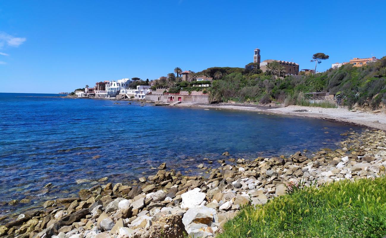 Foto de Santa Marinella porto con piedra superficie