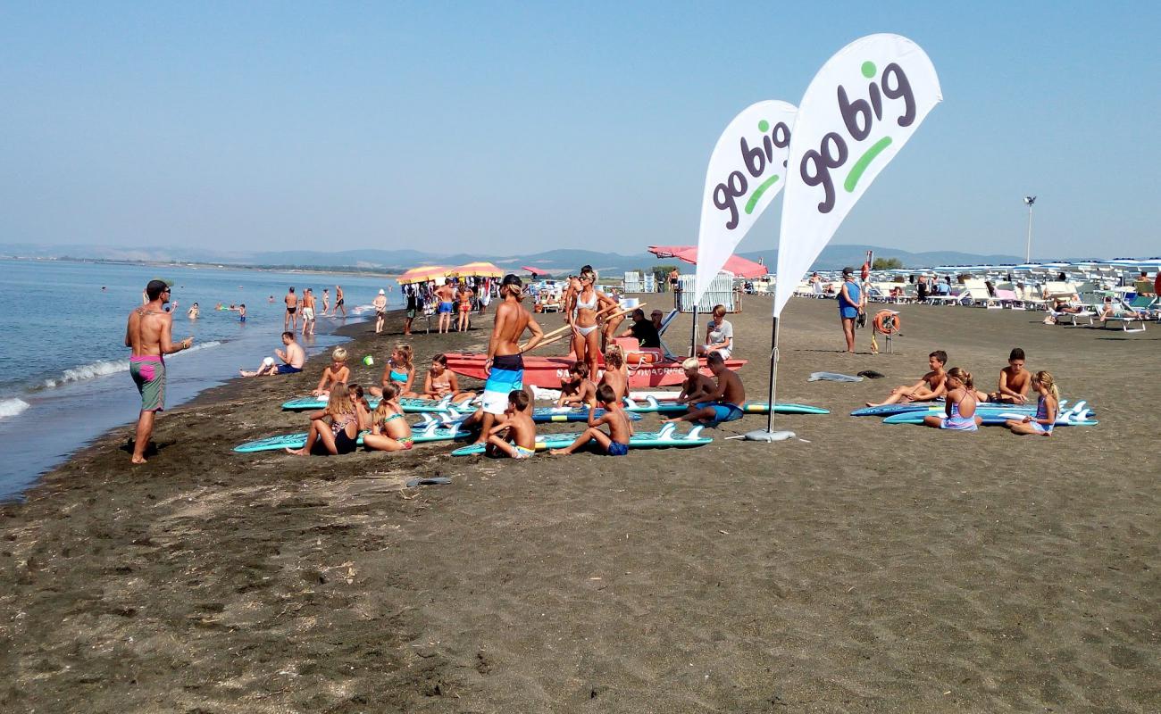 Foto de Spiaggia di Campo di Mare con arena oscura superficie