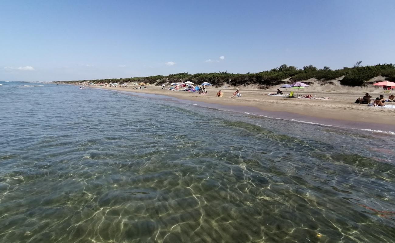 Foto de Spiaggia Sabaudia con arena oscura superficie