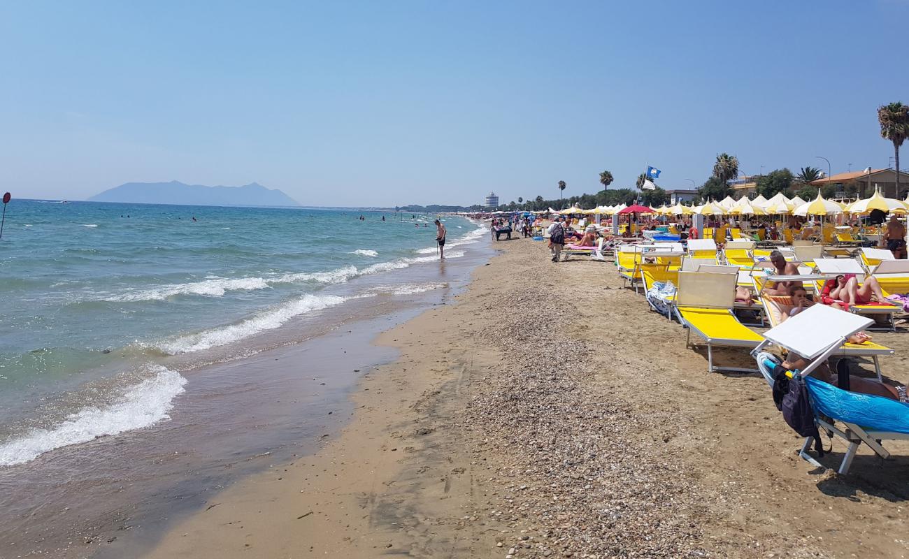 Foto de Terracina Beach II con arena oscura superficie