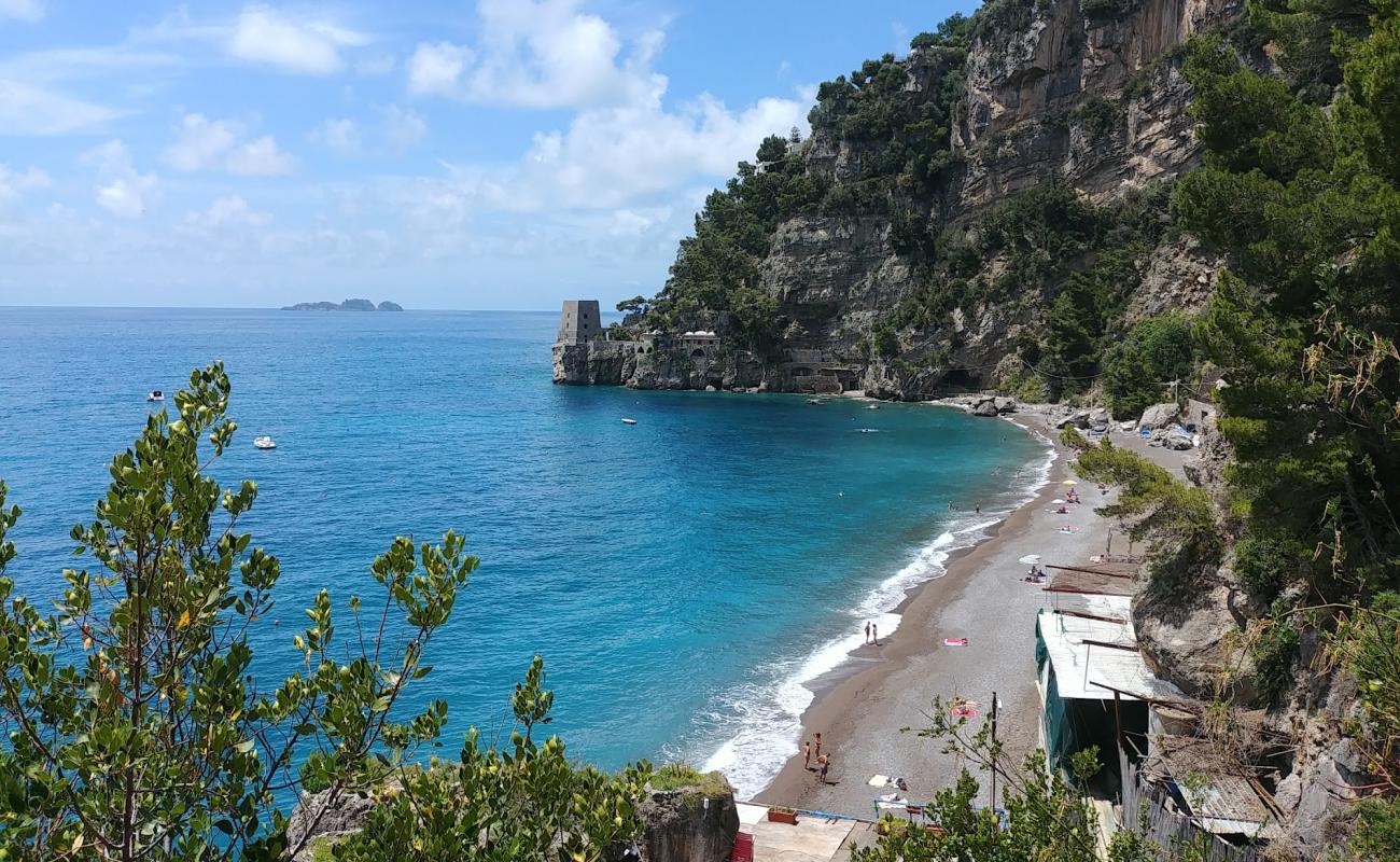 Foto de Playa Fornillo con guijarro fino gris superficie