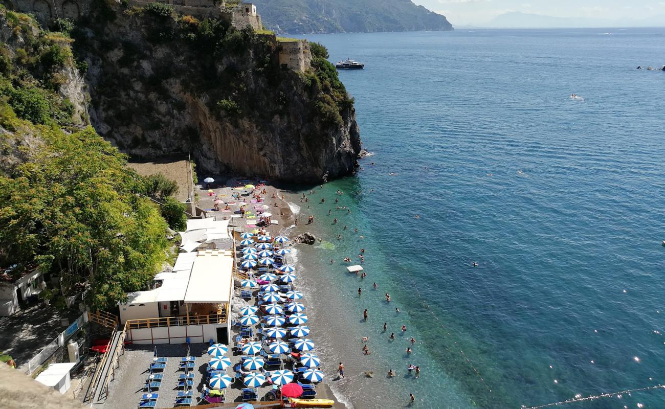 Foto de Lido di Ravello beach con guijarro fino gris superficie