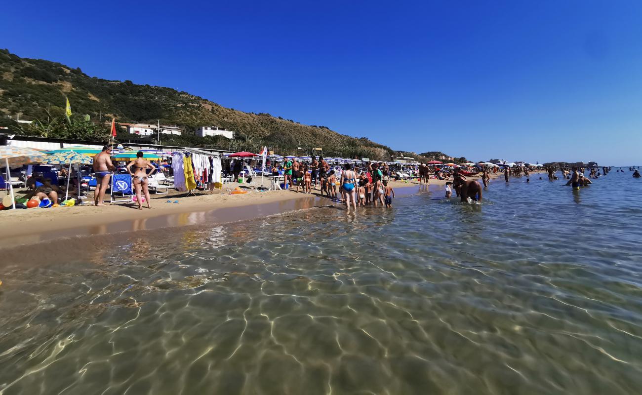 Foto de Playa de Acciaroli con arena fina oscura superficie