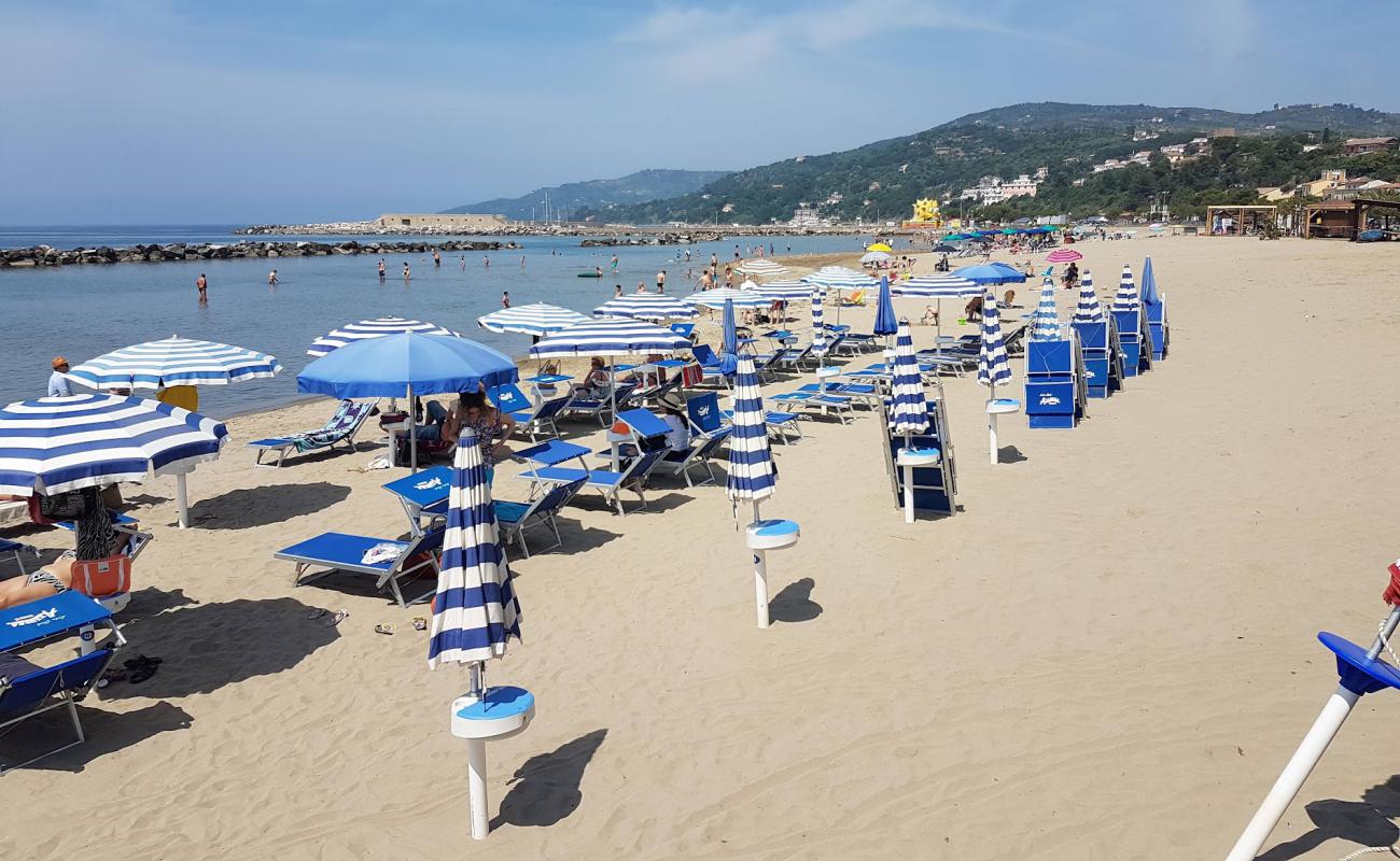 Foto de Marina di Casal Velino Beach con arena brillante superficie