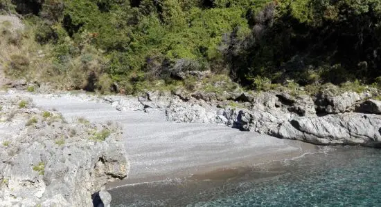 Spiaggia Pietra Caduta