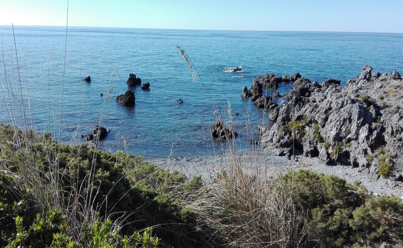 Foto de Scalea beach con guijarro fino gris superficie