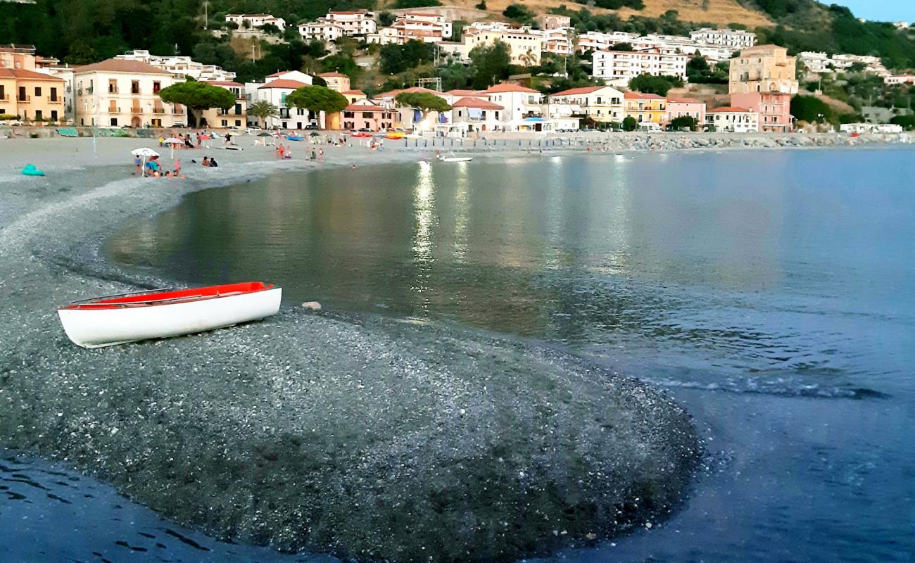 Foto de Cittadella del Capo beach con arena gris superficie