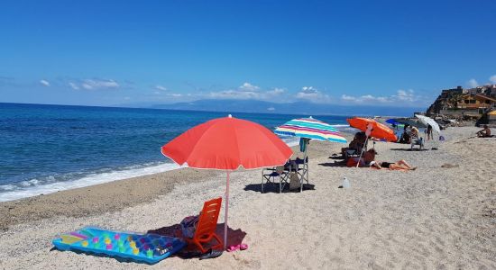 Station Land Pizzo beach