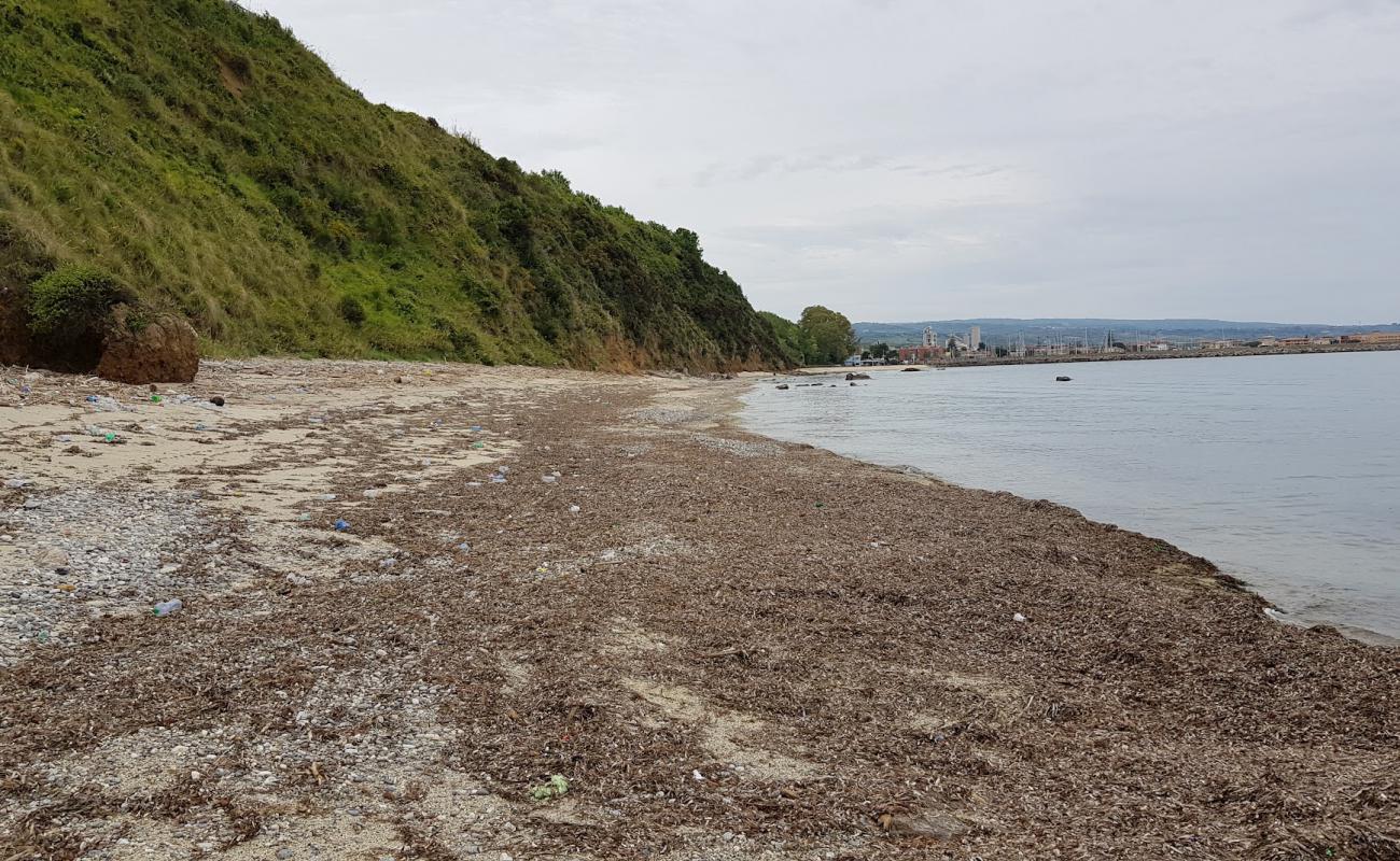 Foto de Spiaggia Timpa Janca con arena oscura superficie