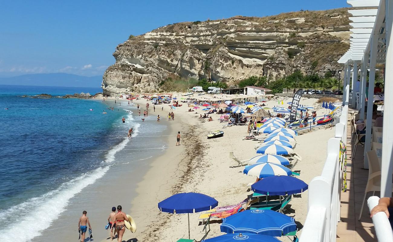 Foto de Spiaggia di Riaci con arena brillante superficie