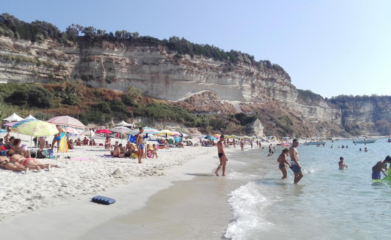 Foto de Playa Formicoli con arena brillante superficie