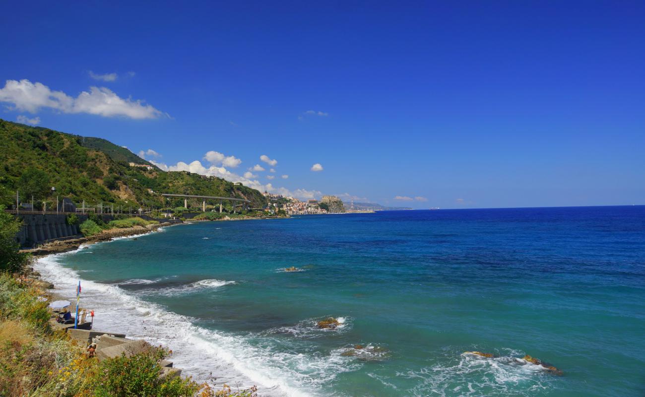 Foto de Spiaggia di Favazzina II con piedra superficie