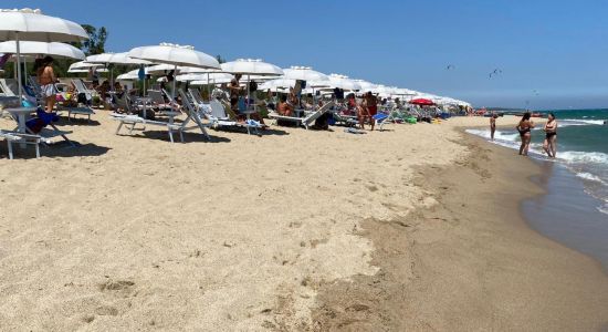 Playa larga de Crotone