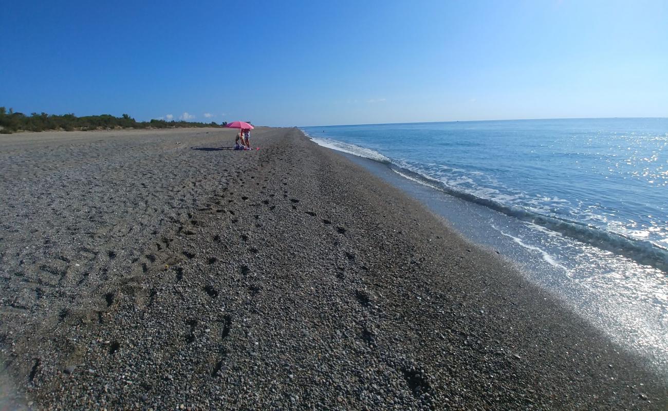 Foto de Ciro' Marina beach II con guijarro fino gris superficie