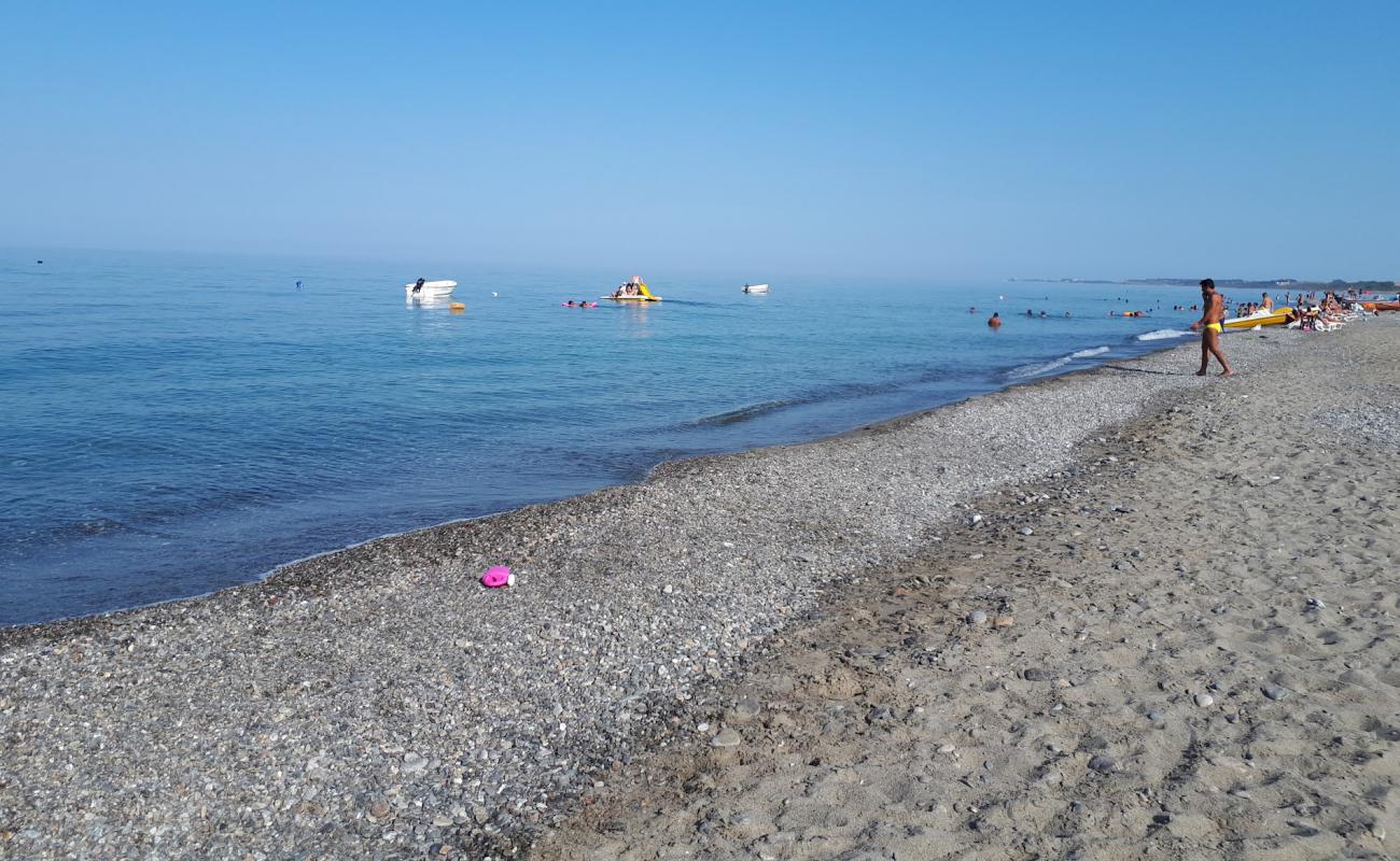 Foto de Sami beach con arena gris y guijarros superficie