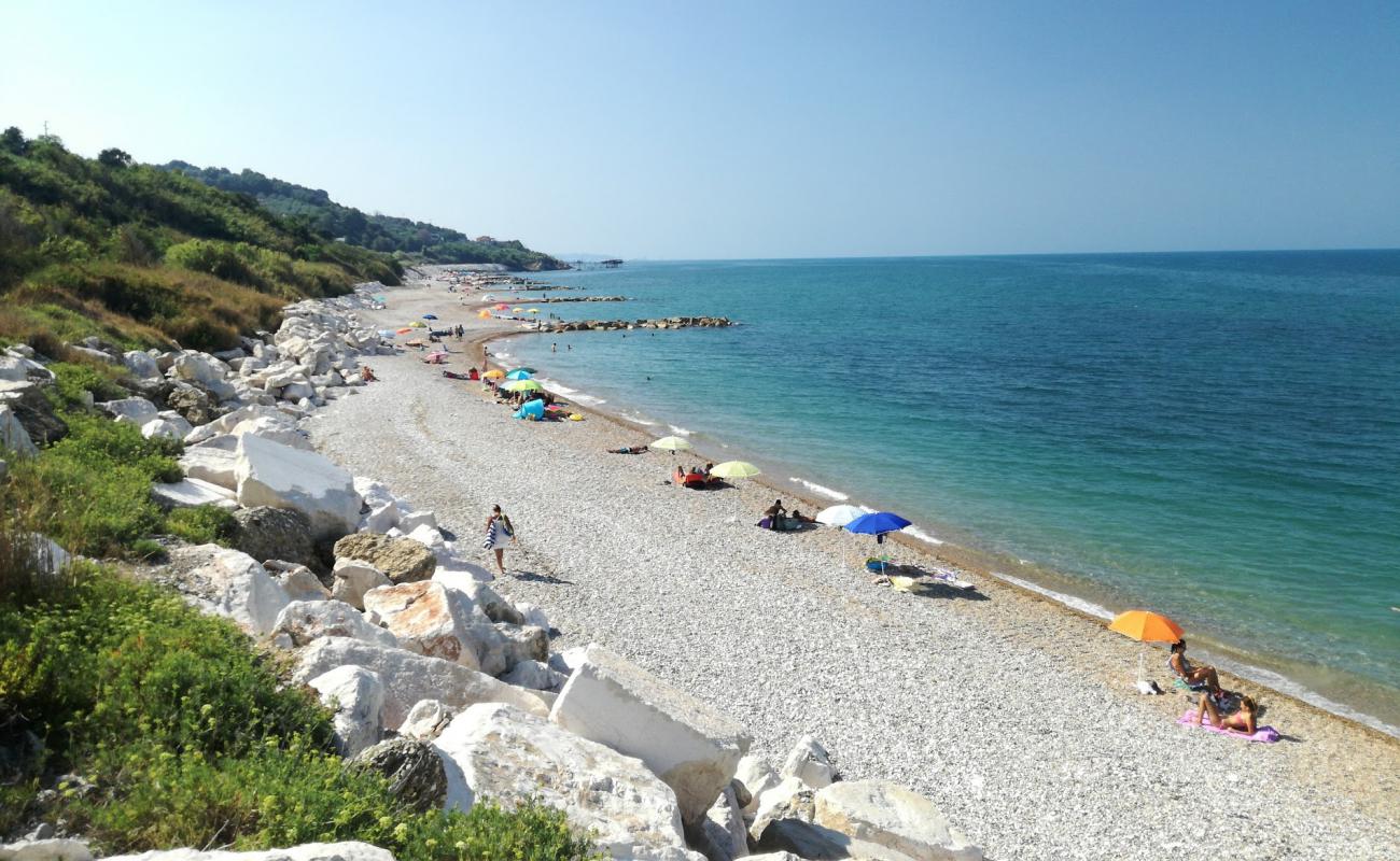 Foto de Spiaggia della Foce con guijarro ligero superficie