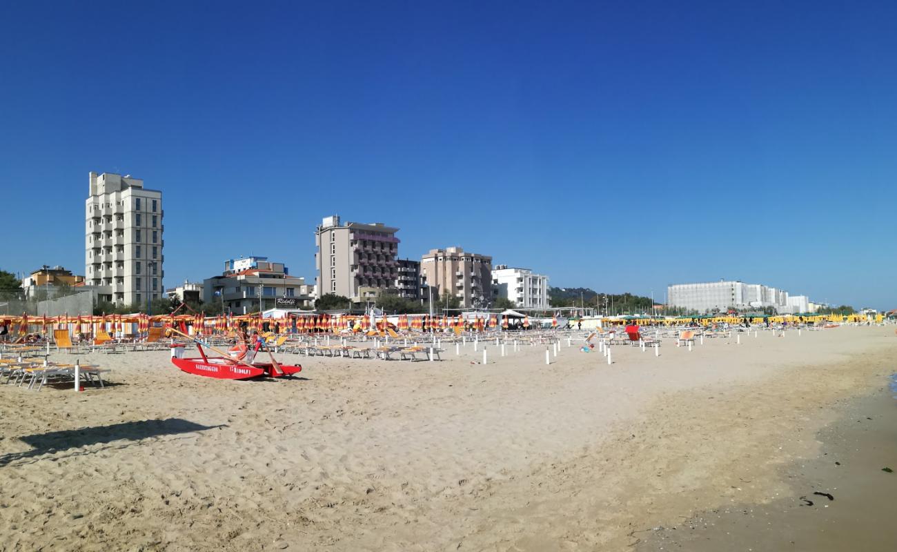 Foto de Pesaro beach II con brillante arena fina superficie