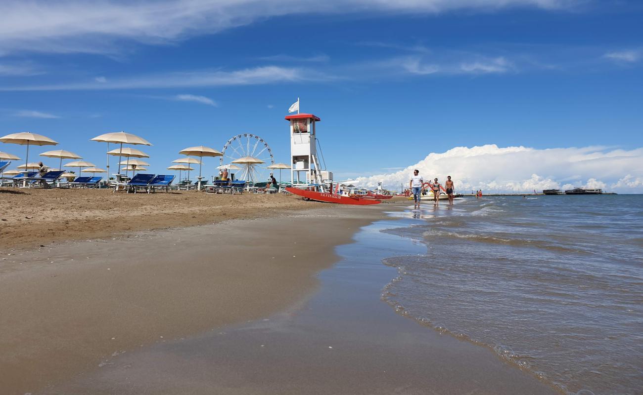 Foto de Rimini beach con brillante arena fina superficie