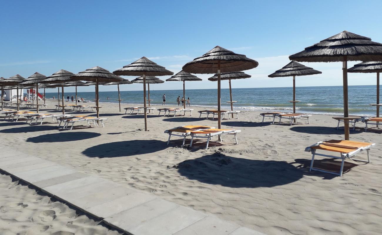 Foto de Spiaggia di Comacchio con brillante arena fina superficie