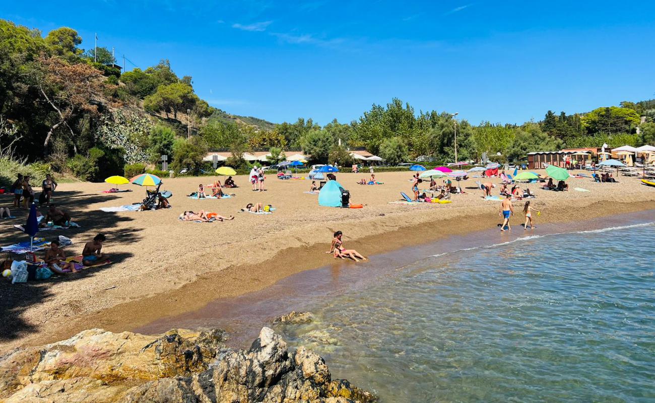 Foto de Playa Barbarossa con arena fina y guijarros superficie